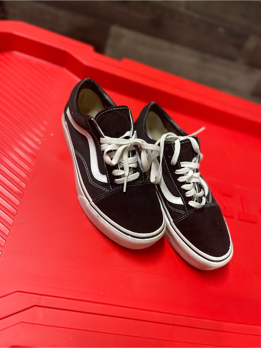 Men's Black and White Low-Top Skate Sneakers - Classic Stripe